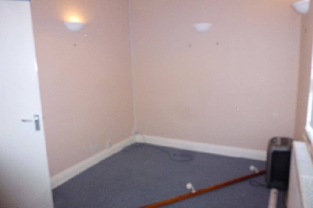 FF Rear Room