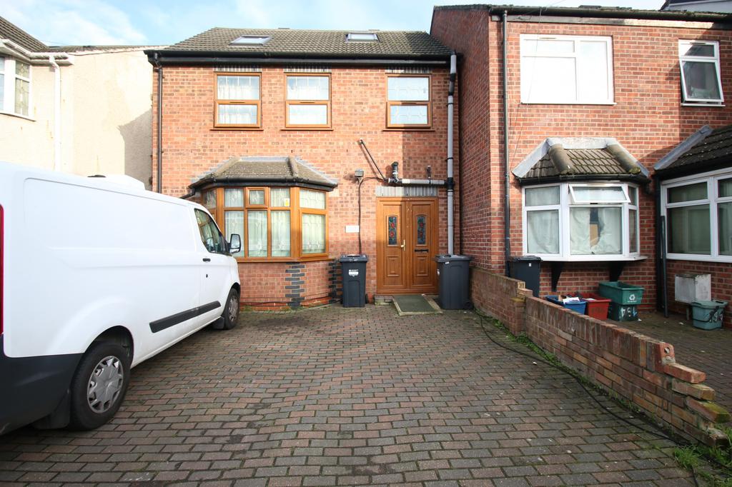 Martindale Road, HOUNSLOW, Greater London, TW4 5 bed terraced house £