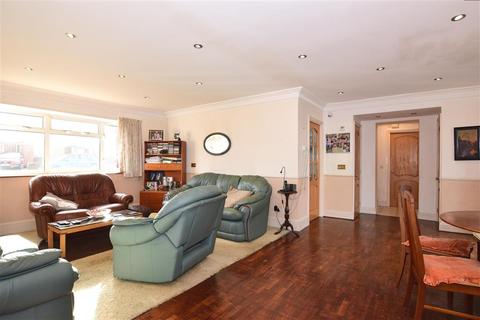 37 Leybourne Road, Rochester, ME2 3QF