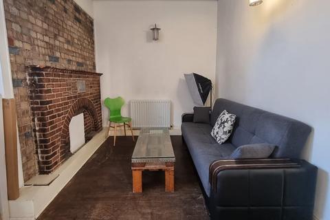 1 bedroom ground floor flat to rent, Teesdale Close, London, Haggerston
