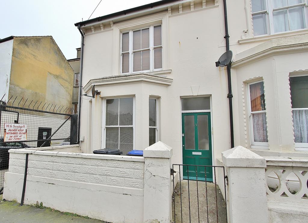 Graham Road, Worthing, BN11 1 bed flat £165,000