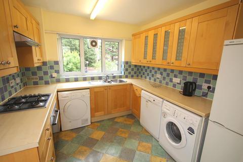 3 bedroom flat to rent, Maple Road, Surbiton KT6