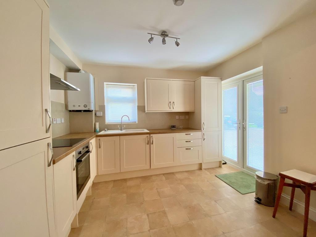 Selsey Avenue Bognor Regis PO21 2 bed apartment £975 pcm (£225 pw)