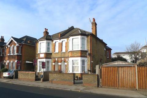 3 bedroom maisonette to rent, Queen Elizabeth Road, Kingston upon Thames KT2