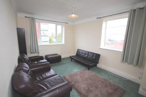 3 bedroom flat to rent - Portsmouth Road, Surbiton KT6