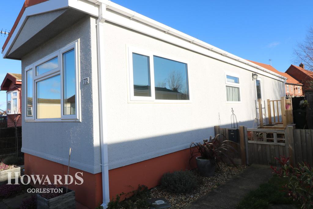Blue Sky Close, Bradwell 2 bed park home £70,000