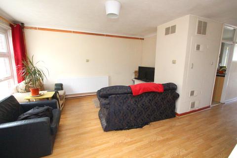 3 bedroom flat to rent - The Crescent, Surbiton KT6