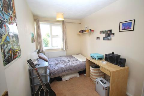 4 bedroom flat to rent, The Crescent, Surbiton KT6