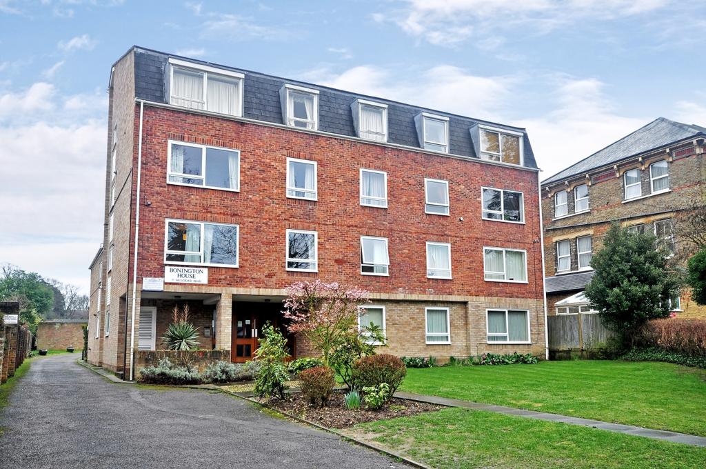 Mulgrave Road Sutton SM2 1 bed flat £1,000 pcm (£231 pw)
