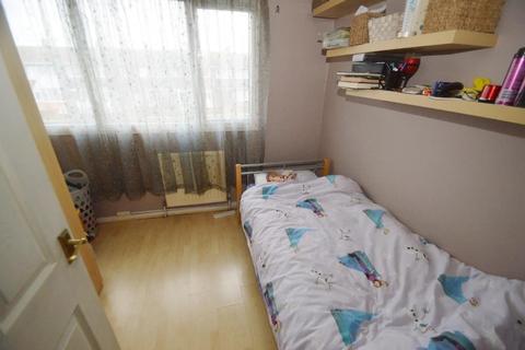 87 Tamar Way, Slough, SL3 8SY
