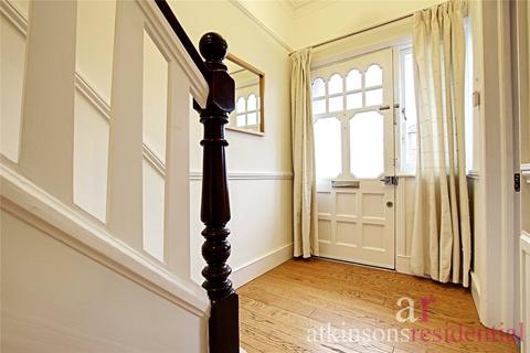 32 Amberley Road, Enfield, EN1 2QZ
