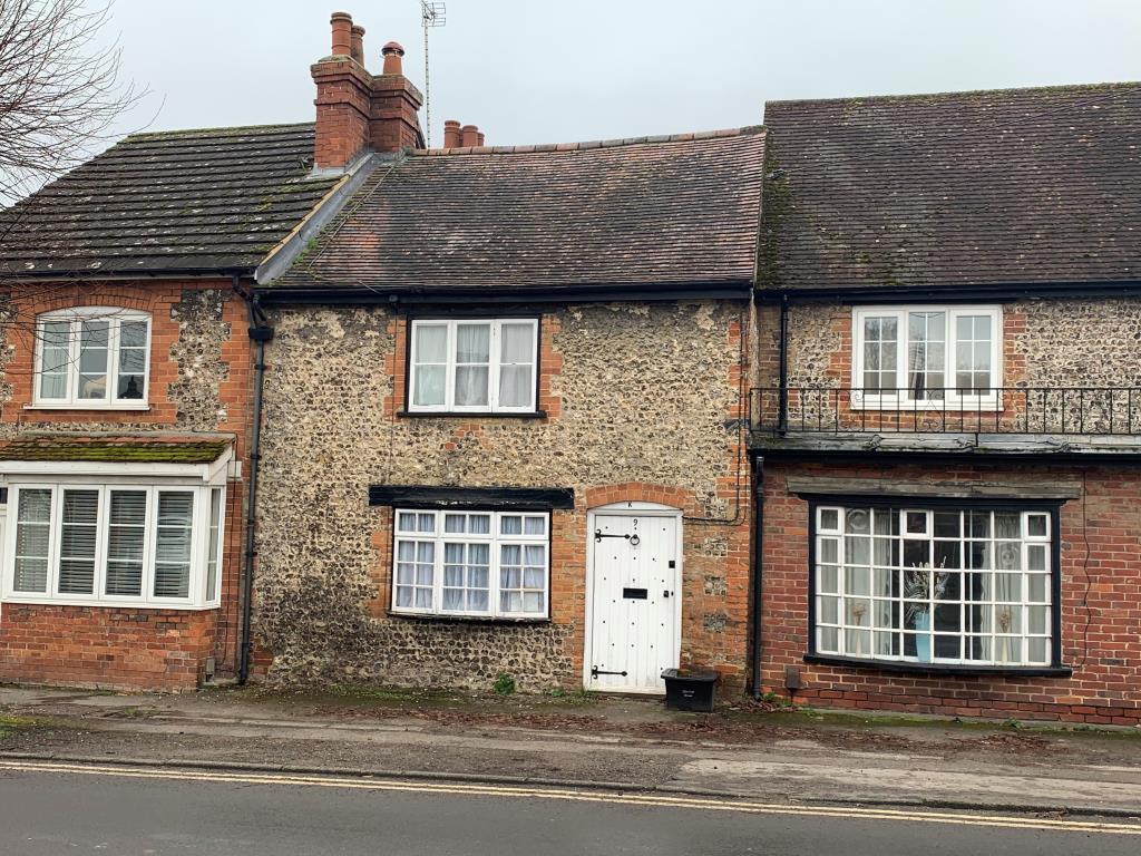 9 Castle Street, Ludgershall, Andover 2 bed property £140,000