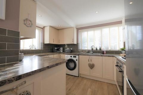 1 Royston Drive, Ipswich, IP2 0QZ