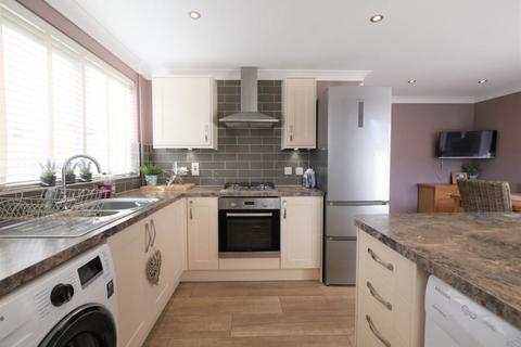 1 Royston Drive, Ipswich, IP2 0QZ
