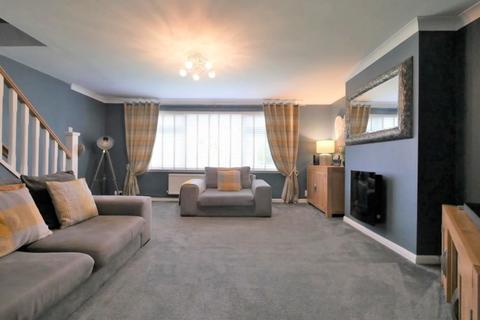 1 Royston Drive, Ipswich, IP2 0QZ