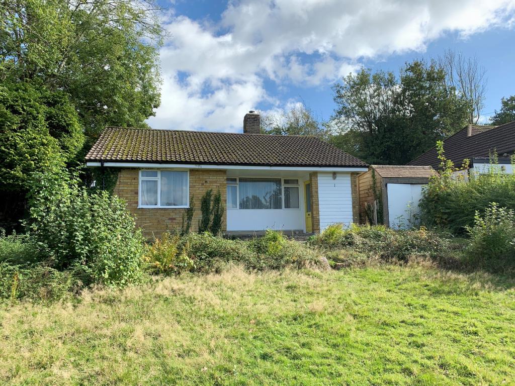 1 Rowbarns, Battle, East Sussex 2 bed detached bungalow £220,000