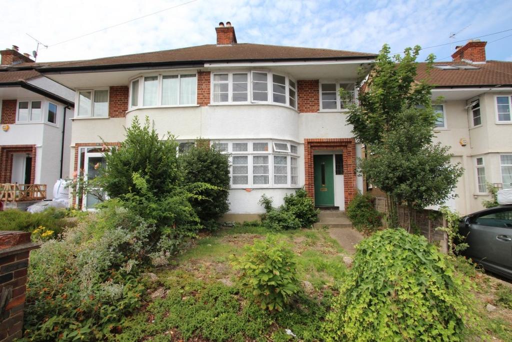 Cheyne Hill, Surbiton KT5 4 bed house £2,800 pcm (£646 pw)