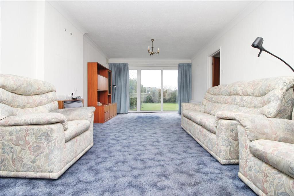 Goodwood Close, Ipswich 4 bed link detached house £300,000