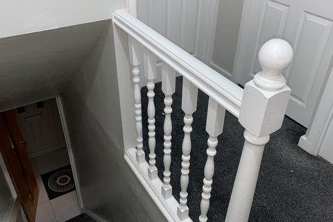 195 Lansdowne Road, Chadderton, Oldham, OL9 8QX