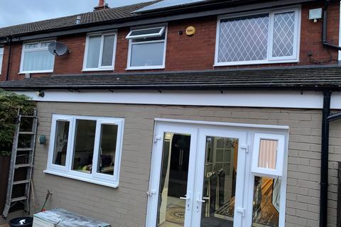 195 Lansdowne Road, Chadderton, Oldham, OL9 8QX