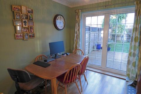 3 Chaffinch Close, Poole, BH17 7UR