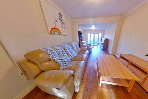 29 Princes Avenue, South Croydon, CR2 9BE