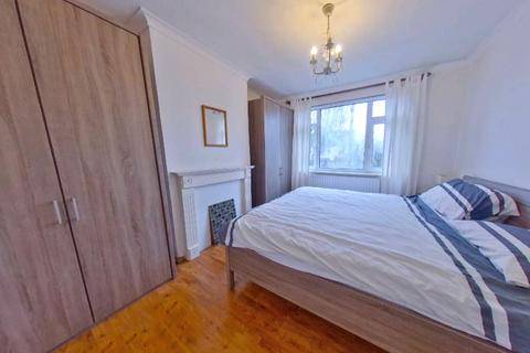 29 Princes Avenue, South Croydon, CR2 9BE