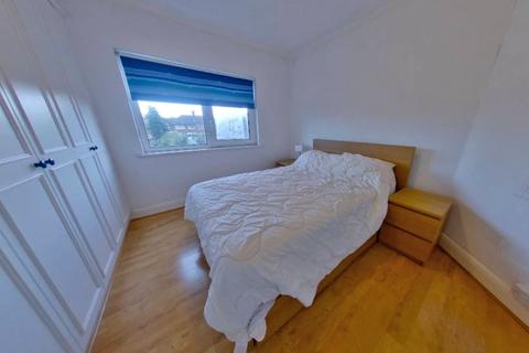 29 Princes Avenue, South Croydon, CR2 9BE