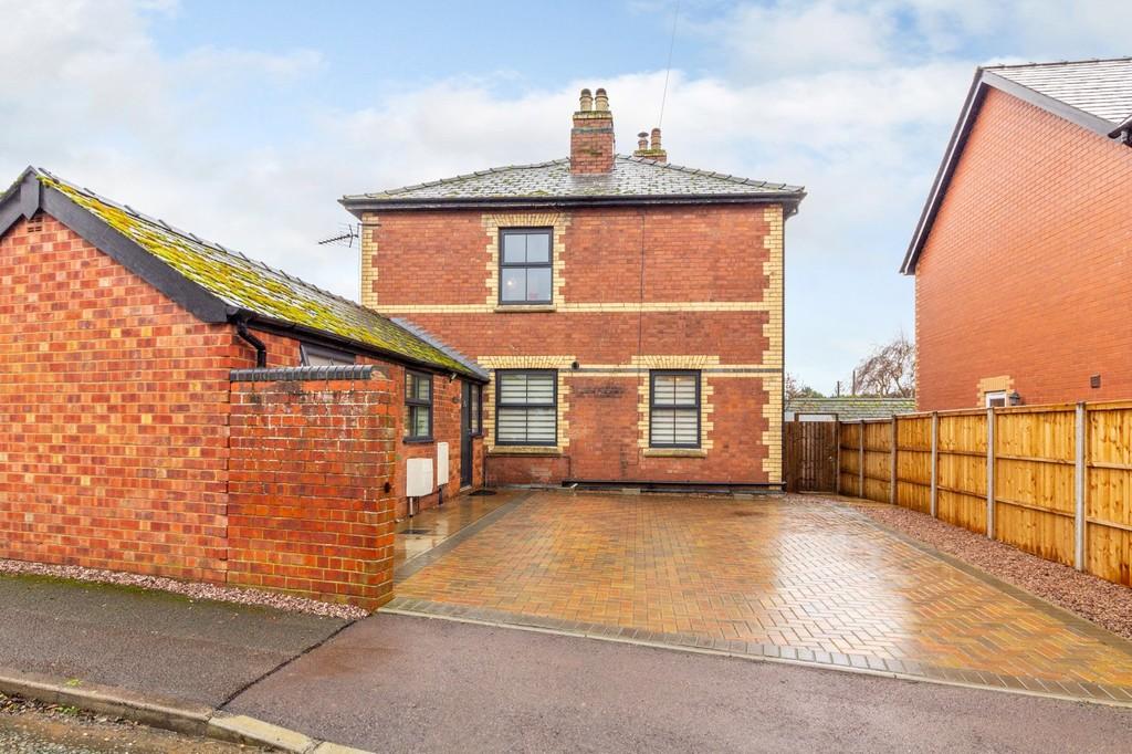 Camp Road, RossonWye 4 bed detached house £425,000