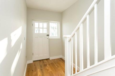 42 Larbert Road, London, SW16 5BJ