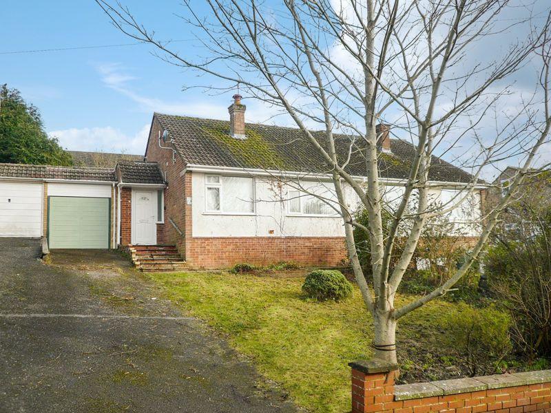 Willow Crescent, Warminster 2 bed semidetached bungalow £230,000