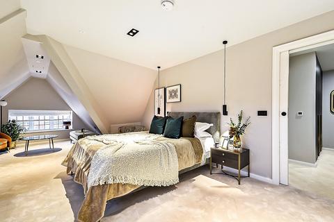 2 bedroom penthouse to rent, Floral Street, WC2E