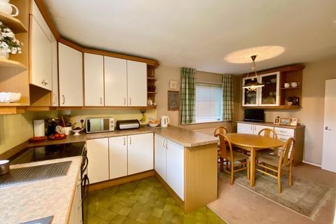 2 Alton Close, Bexley, DA5 3QJ