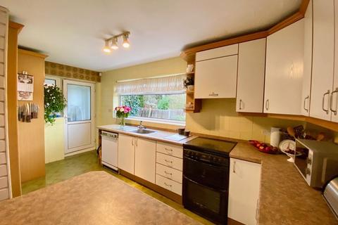 2 Alton Close, Bexley, DA5 3QJ