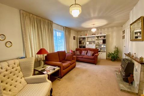 2 Alton Close, Bexley, DA5 3QJ