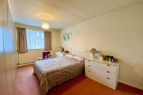 2 Alton Close, Bexley, DA5 3QJ