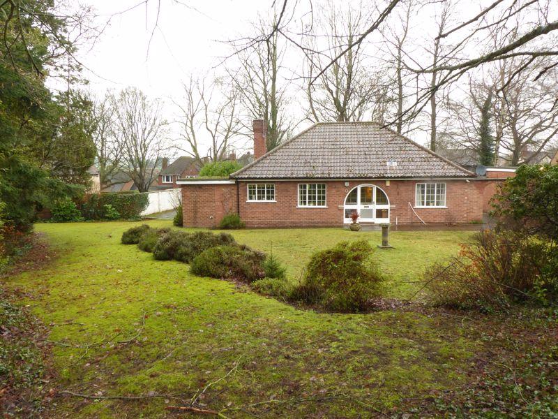 St Johns Hill, Shenstone, Lichfield, WS14 0JB 4 bed detached bungalow