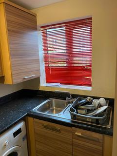 2 bedroom house to rent, The Carabiniers, Coventry,