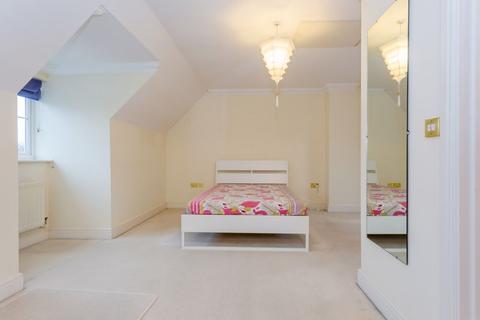 70 Aris Way, Buckingham, MK18 1FX