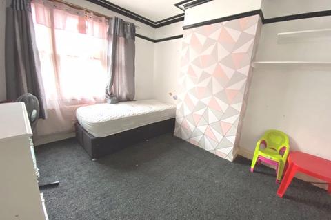 24 Maidstone Road, Lowestoft, NR32 2AZ