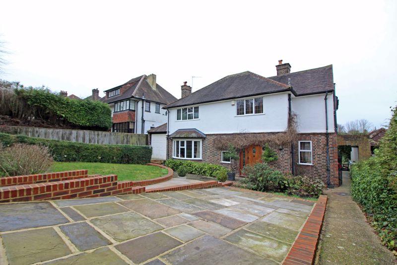Downsway, Sanderstead, Surrey 4 bed detached house £870,000