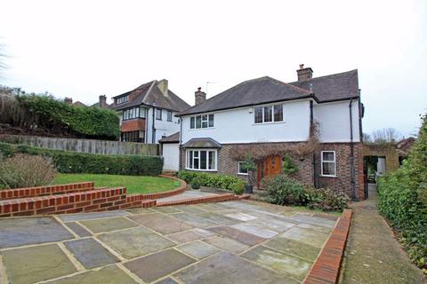 20 Downsway, South Croydon, CR2 0JA