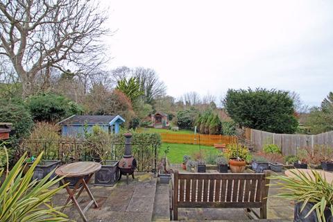 20 Downsway, South Croydon, CR2 0JA