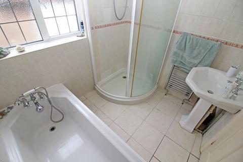 20 Downsway, South Croydon, CR2 0JA