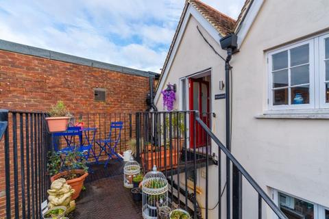 High Street Chesham Hp5 3 Bed Flat 300 000