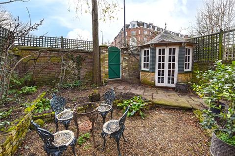 18 Walpole Gardens, London, W4 4HG