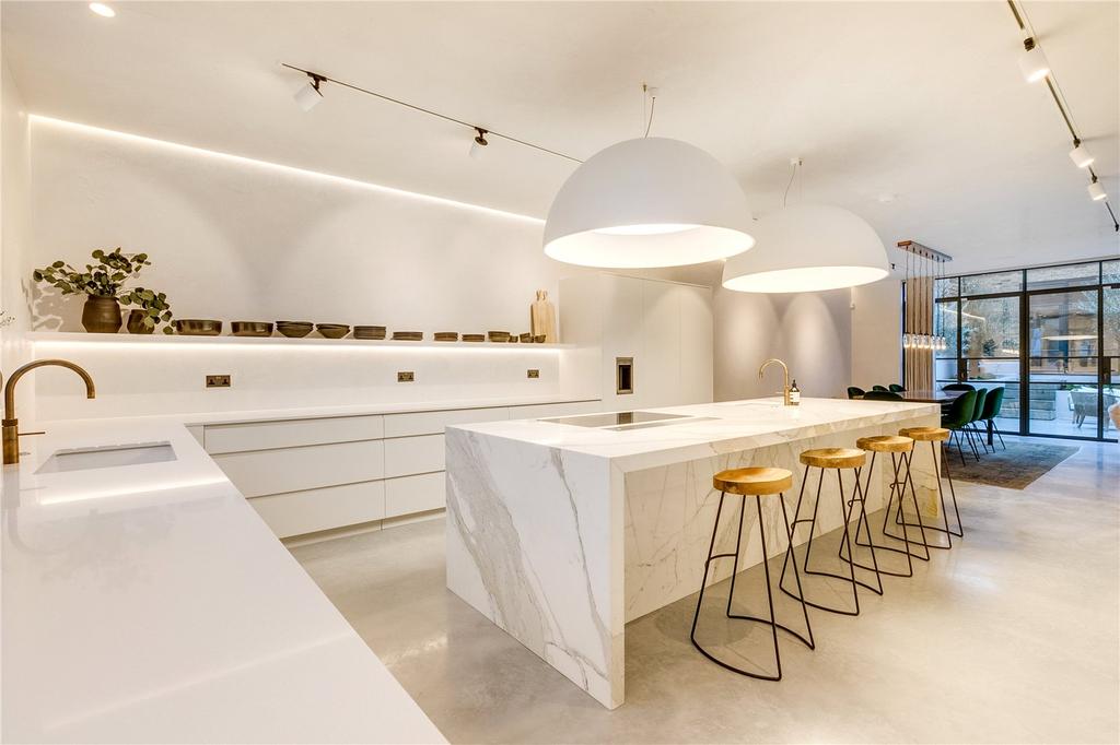 Kitchen/Reception