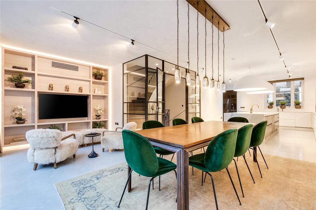 Kitchen/Reception