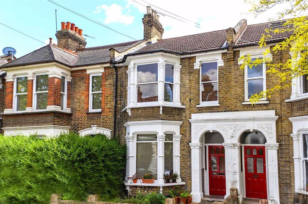 Leybourne Road, Bushwood, London 2 bed flat £400,000