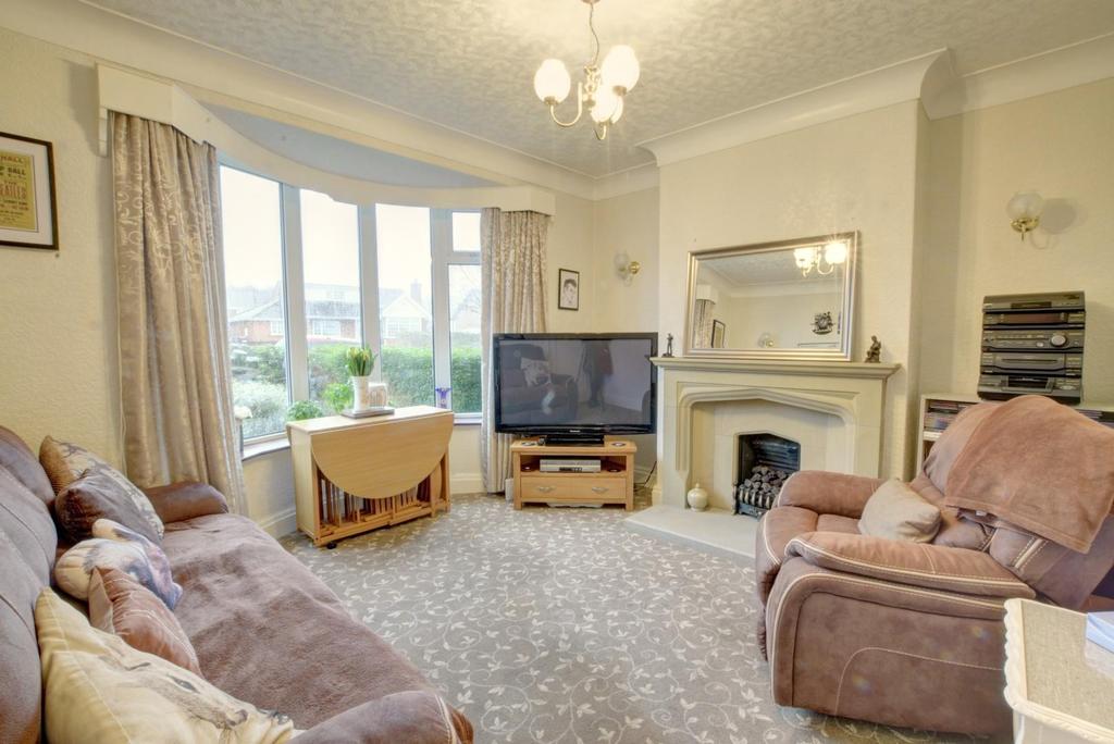 Kings Causeway, Brierfield, Nelson 3 bed semidetached house £185,000
